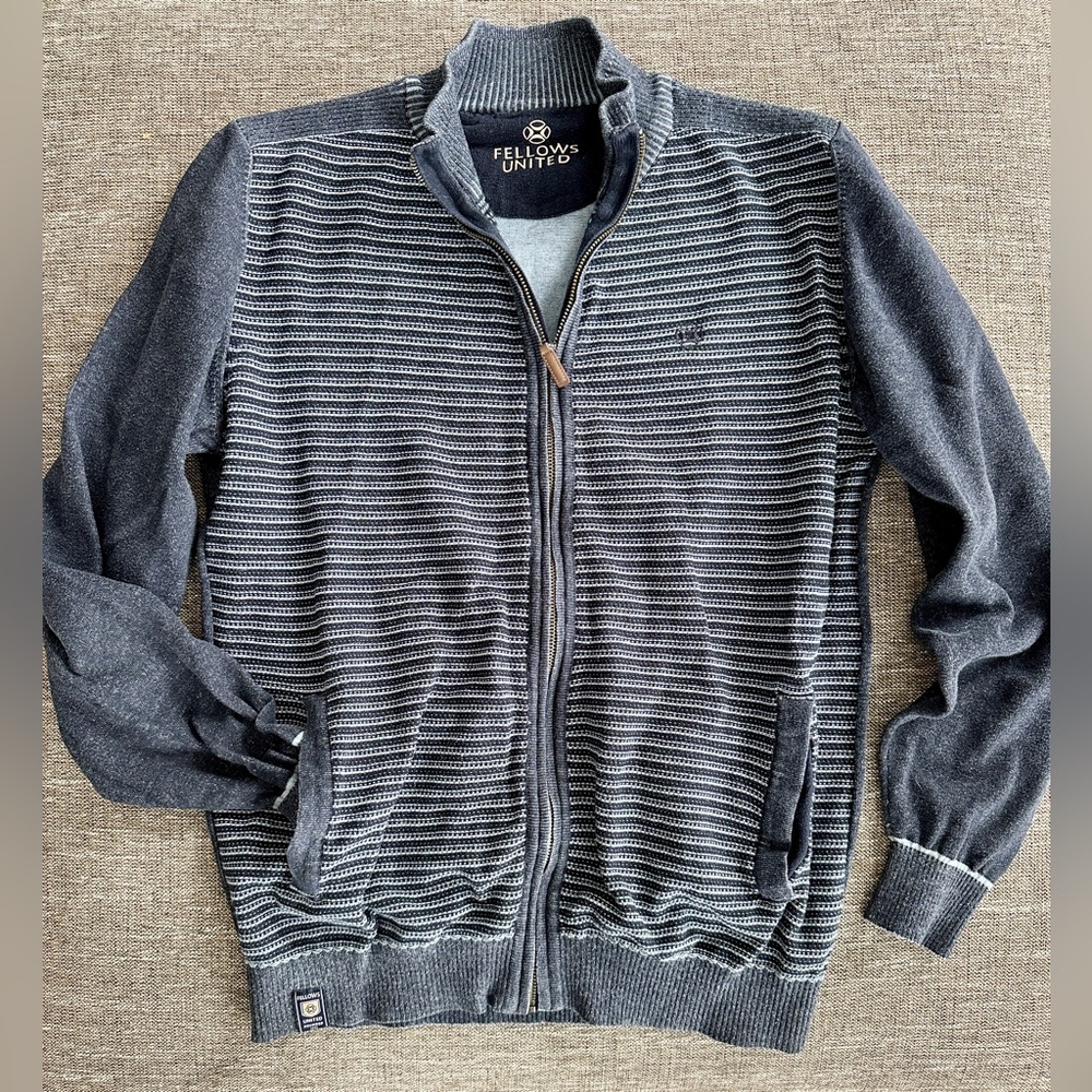 Fellows United men’s zip sweater ** Size M ** 100% cotton ** Dutch design